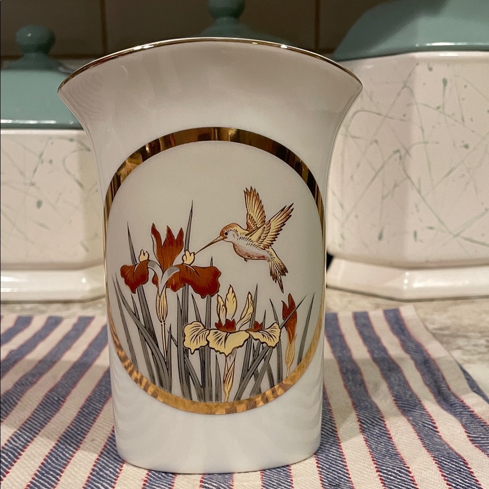 Rare Chokin vase featuring hummingbird and iris flowers design 24K gold gilded